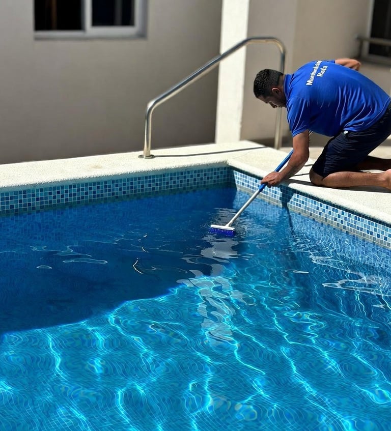 mantenimiento piscinas mutxamel