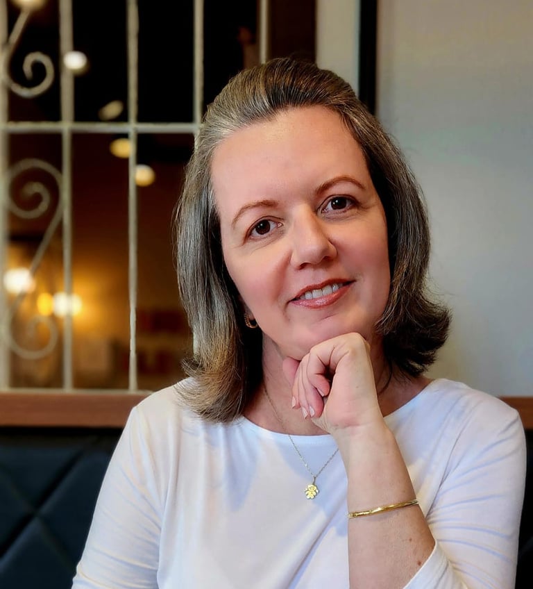 Foto da psicóloga Morgana A. Paza dos Santos disponível para atendimento