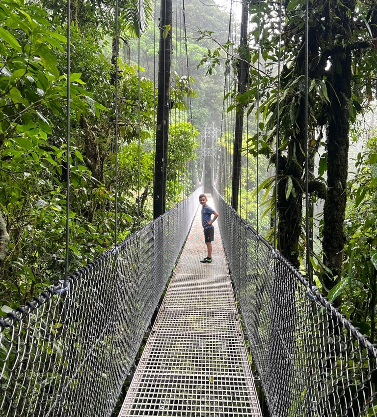 Mistico Hanging Bridges la fortuna with kids