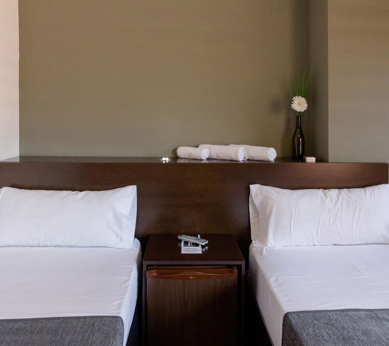 Habitación para dos personas con baño privado en el centro de Logroño