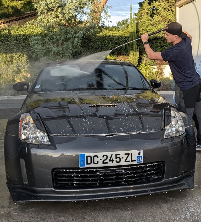lavage extérieur d'un véhicule par un professionnel 06 antibes