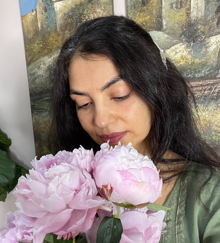 Radhika, artist behind Bella Calligraphy