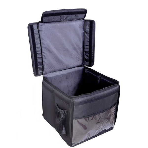 a delivery bags with spacious compartment
