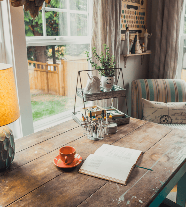 pièce chaleureuse déchargée d'énergies négatives 