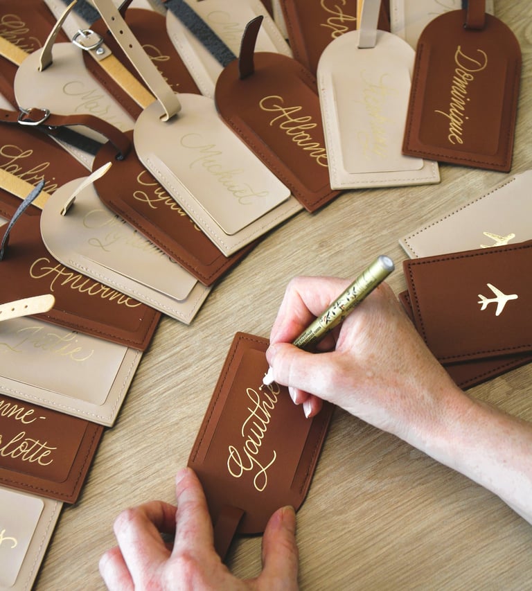 writing on luggage tags