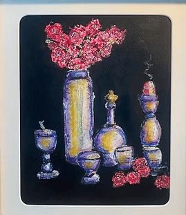 Nature morte aux pastel gras sur fond noir pas Xirkys artiste plasticienne