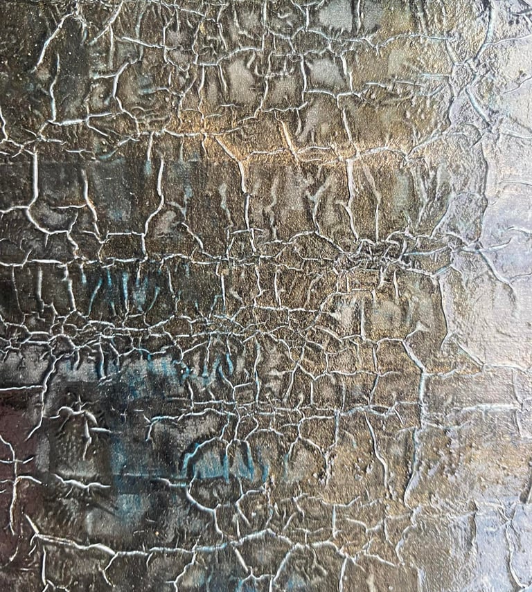 Détail de l'oeuvre grise et bleue appelée "Nuances nocturnes" 