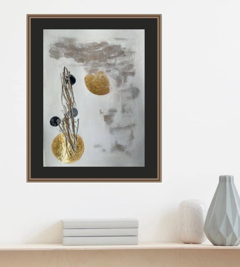 Œuvre d'art unique encadrée et exposée dans un décor