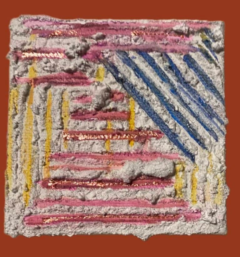 Toile mixed média abstraite carmin, jaune et bleu Xirkys artiste plasticienne
