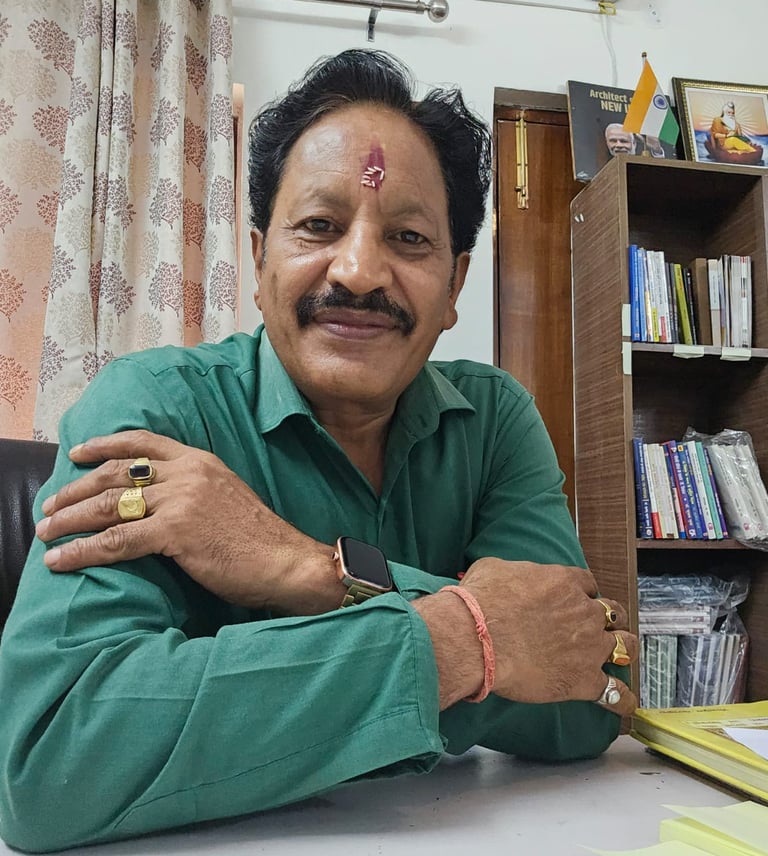 Hindi writer - Dr. Bechain Kandiyal