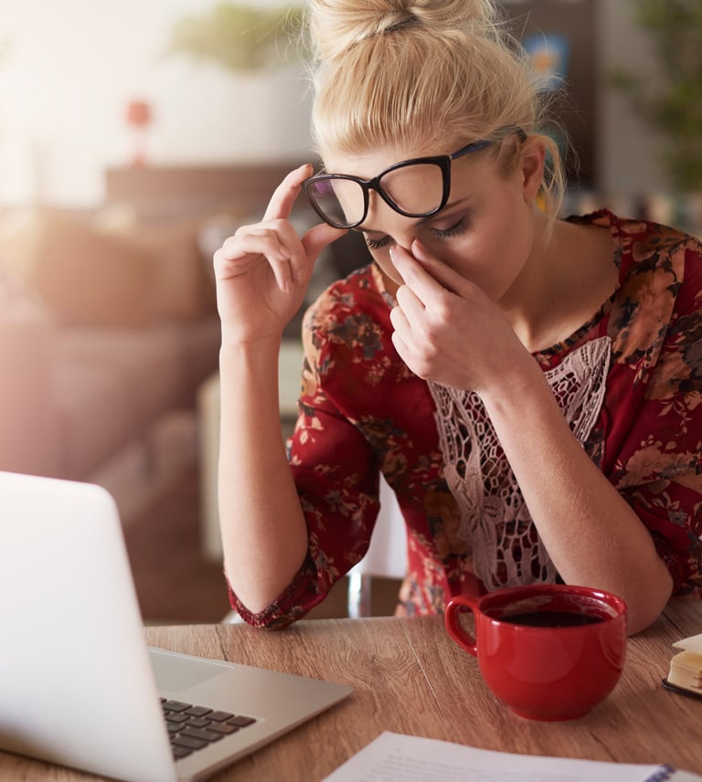 Femme épuisée  — burn-out et effondrement du système nerveux autonome