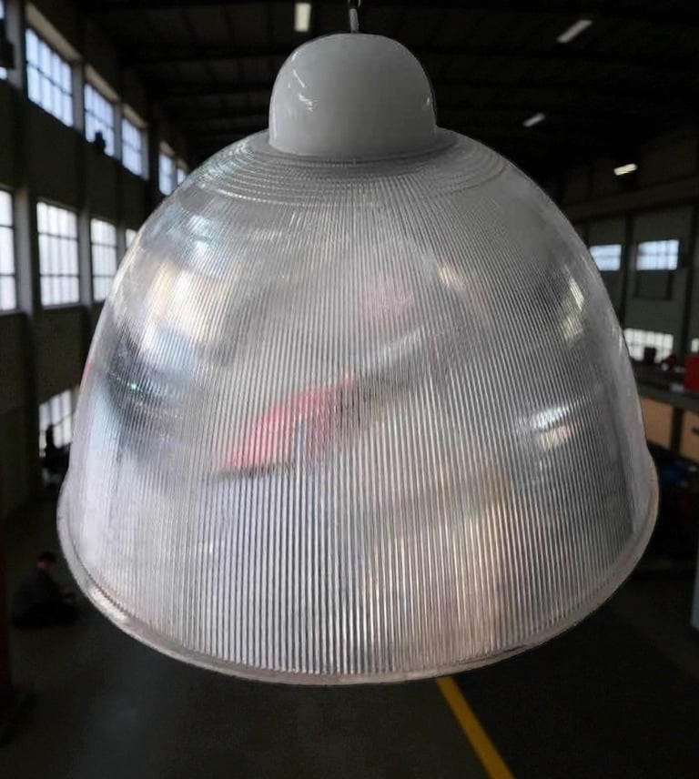 Campana acrilico 22" base colgante para foco led 