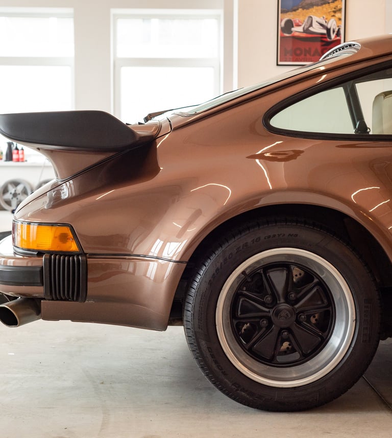 Porsche 930 Turbo rear vents
