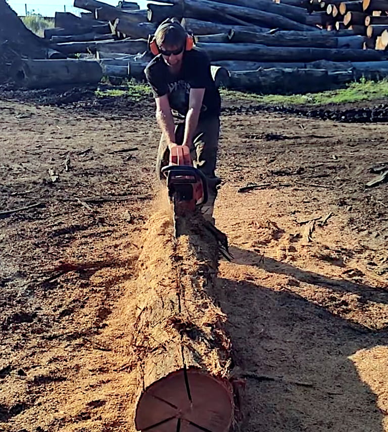 Ripping fence posts with chainsaw