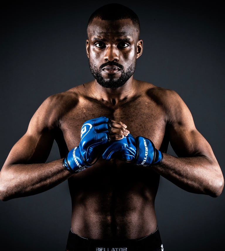 photo de Aboubacar Tounkara avec des gants