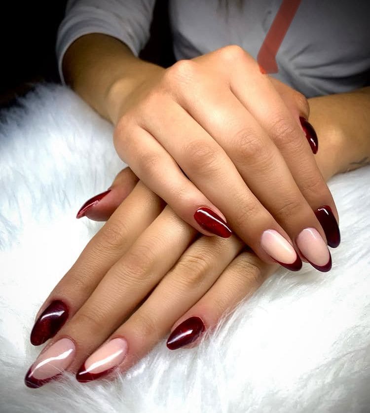 Diseño de uñas con sistema profesional en Namabi, salón de belleza en Sopó