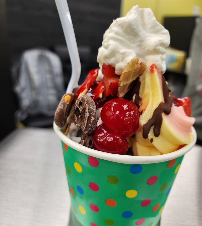 yoshis frozen yogurt ice cream sundae Scottsbluff NE
