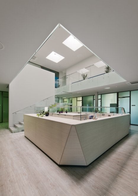 grindys medicinos istaigoms