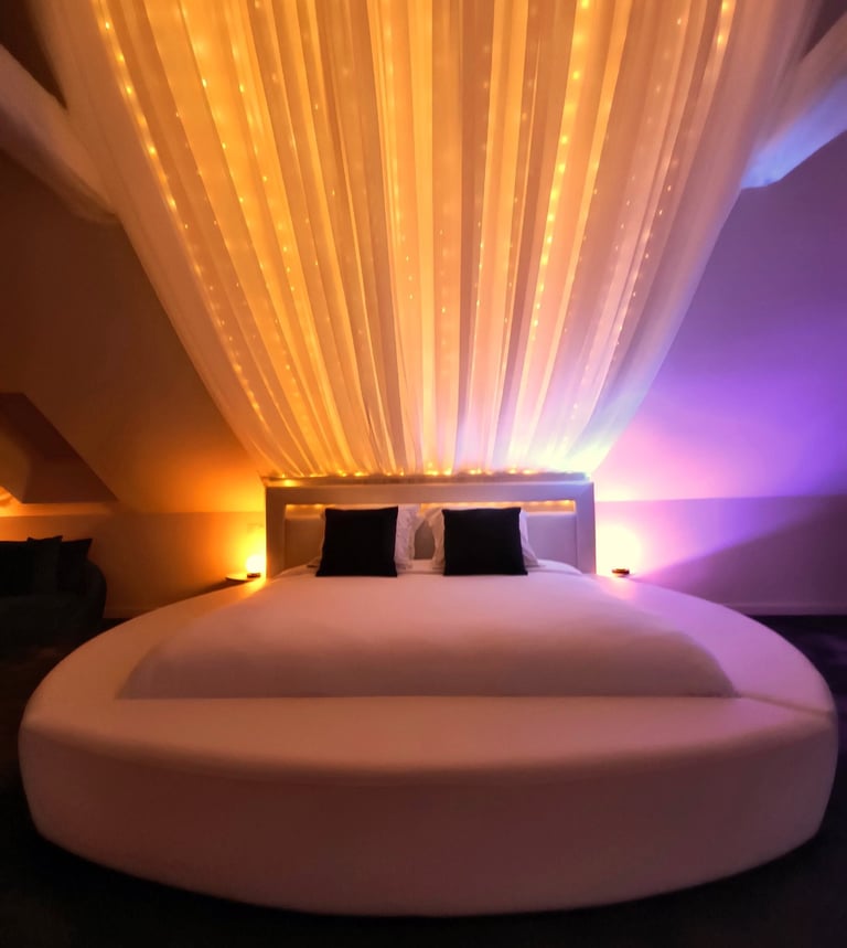 Love room à coté de Vannes secret room et jacuzzi privatif