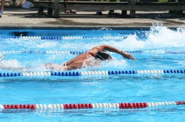 Jason Boivin swimming