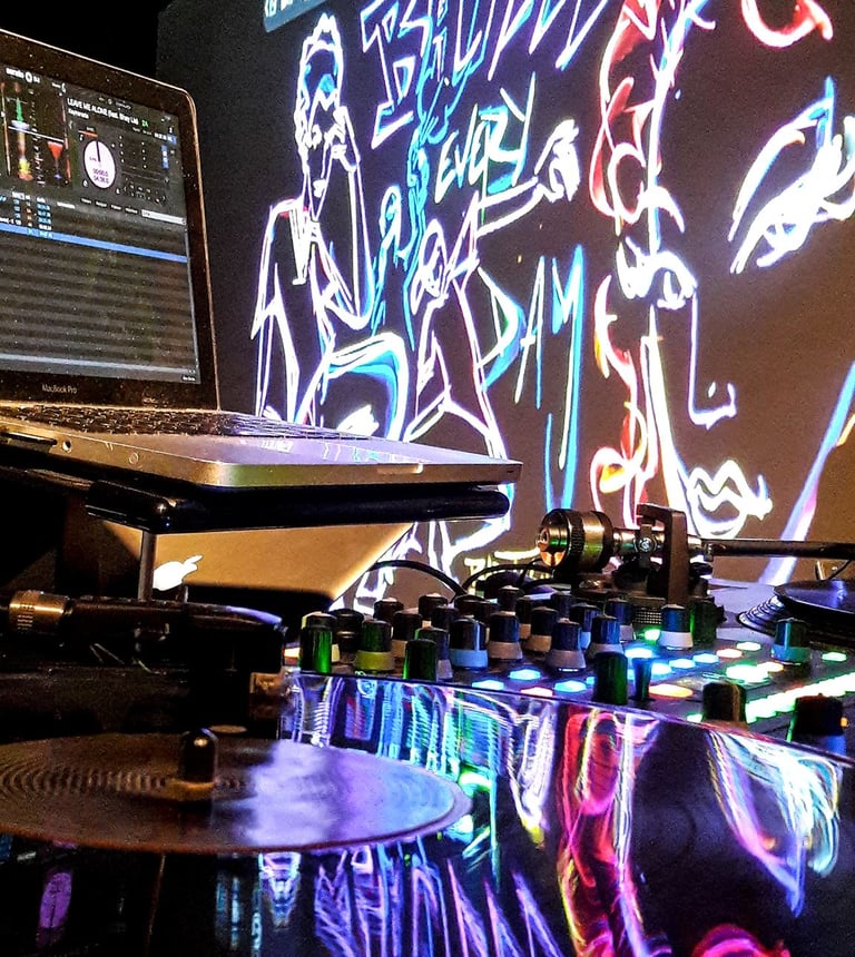 Barth Le Sablier LED painting performance La Place 2