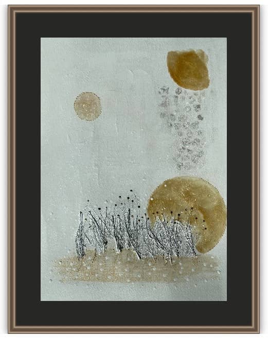 Œuvre d'art blanche et dorée sur papier encadrée