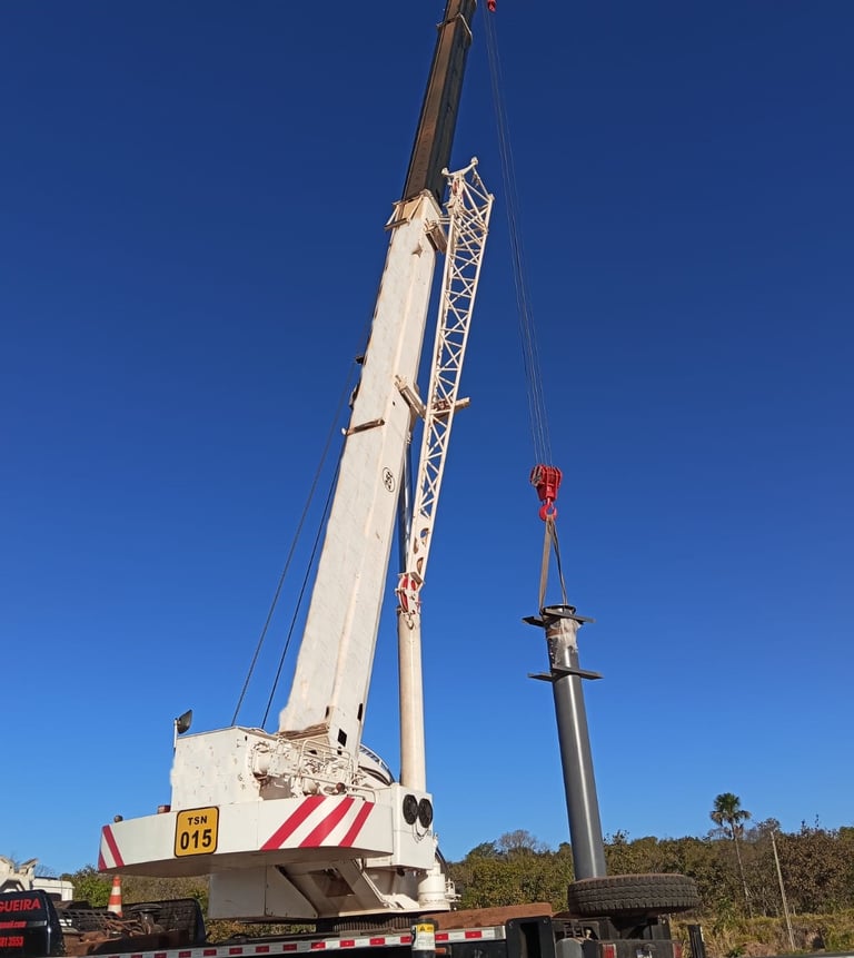Contato para locação de Guindaste