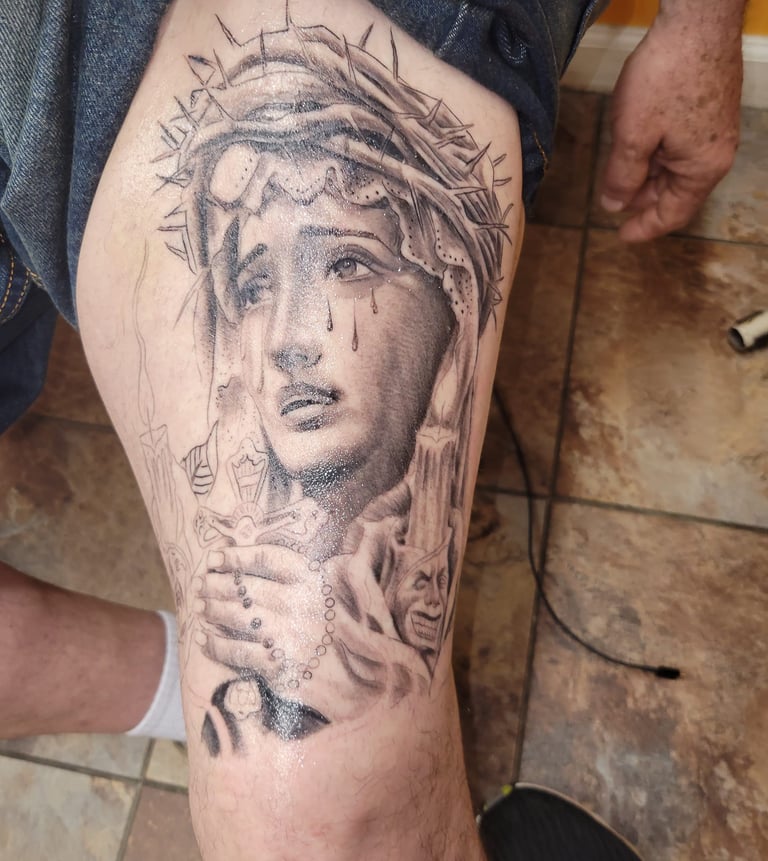Tatuaje realista virgen Detroit Aztec Tattoo Leon Guanajuato, resena cliente