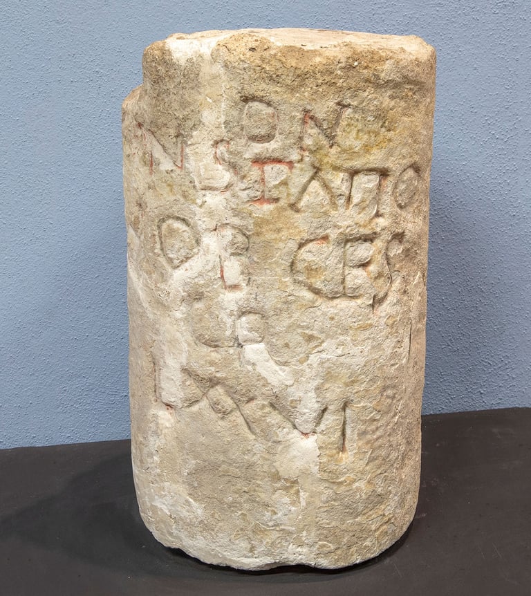 Borne milliaire issue de Foncavette (Vailhourles) de la voie Cos - Rodez.