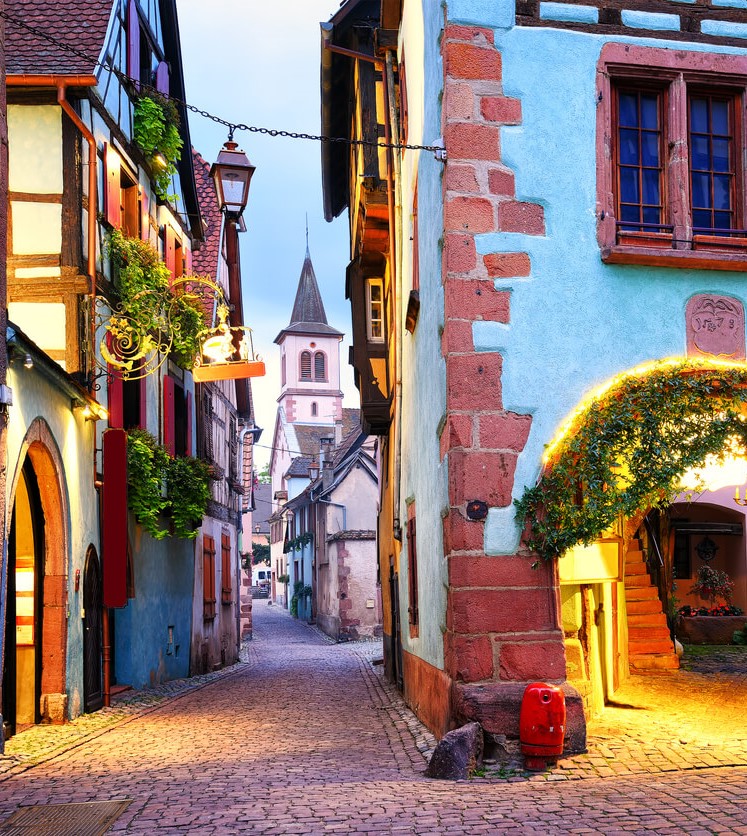 Alsace riquewihr colorful house traditional village