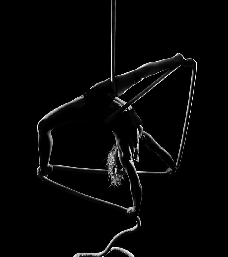 low key black and white pole dance photography maude tourret photography