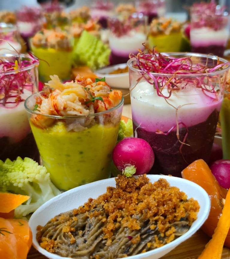 Assortiment planches à partager, apéritives, traiteur, verrines, à picorer