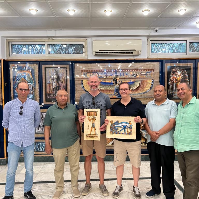 O egiptólogo Hadi, Guia de Egito, acompanhando o Ministro da Educação em visita ao Cairo, contratado pela Embaixada do Brasil