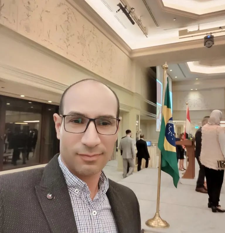 O guia egiptólogo Hadi, da Guia de Egito, convidado pela Embaixada do Brasil no Dia da Independência do Brasil no Egito