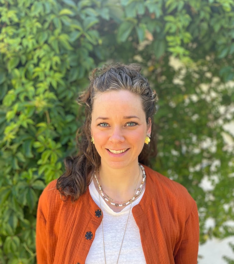 End-of-life doula providing compassionate care and plant medicine ceremonies in Lisbon