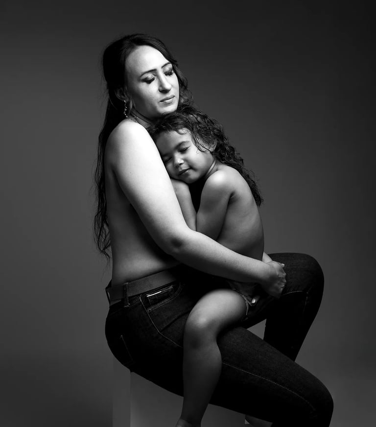 un mere et sa fille en seance photo studio