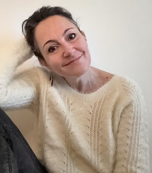 Anne créatrice de l'atelier Dès 2mains, artisane de créations textile et céramique