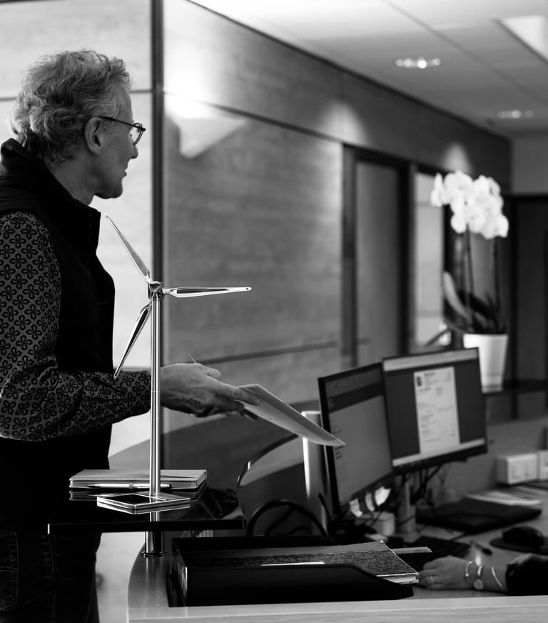 Chef d'entreprise à l'accueil de son entreprise