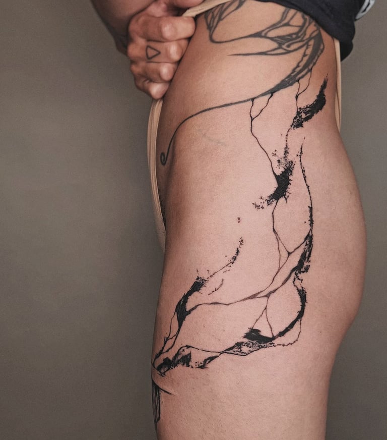 tattoo lyon abstrait