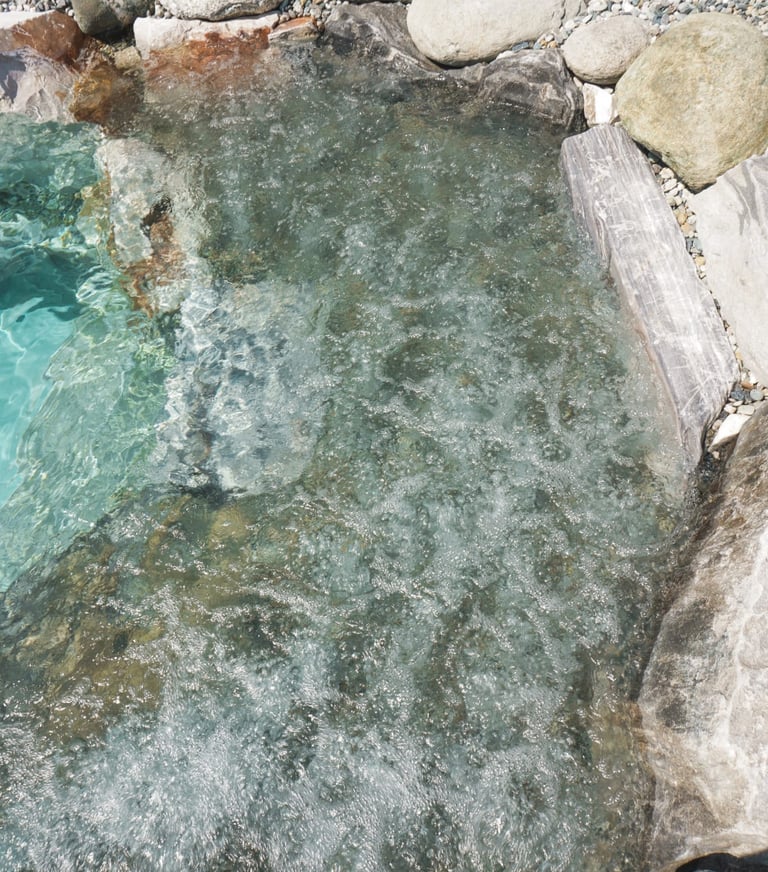 vasca idromassaggio integrata nella piscina interrata