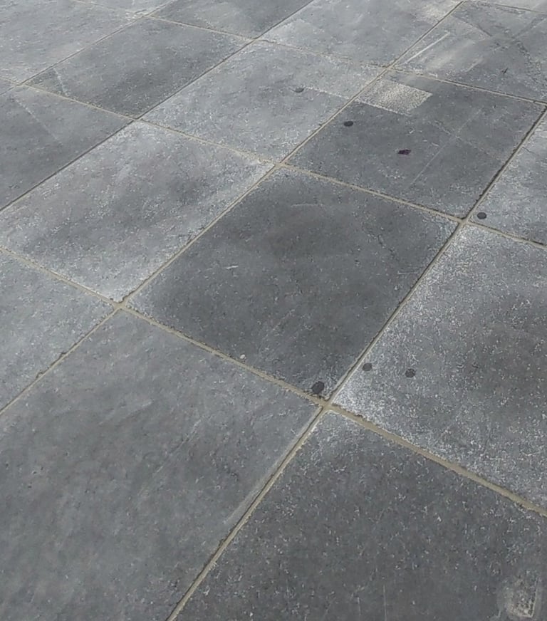 Réalisation des joints sur terrasse carrelée à Bruay-la-Buissière