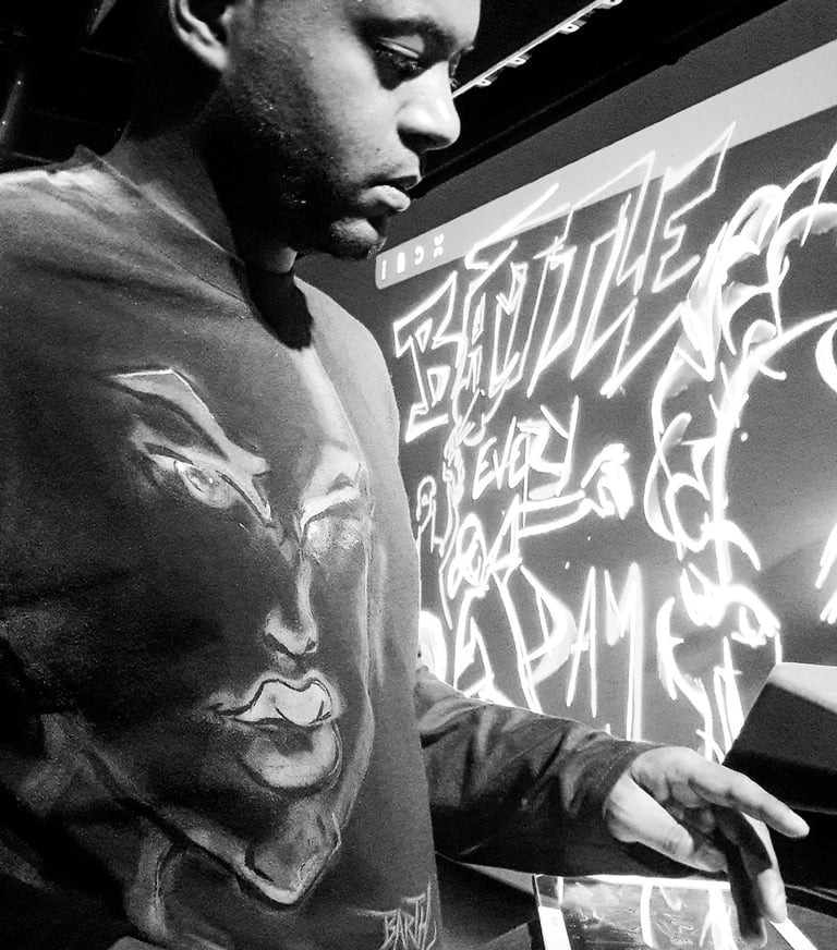 Barth Le Sablier LED painting performance La Place