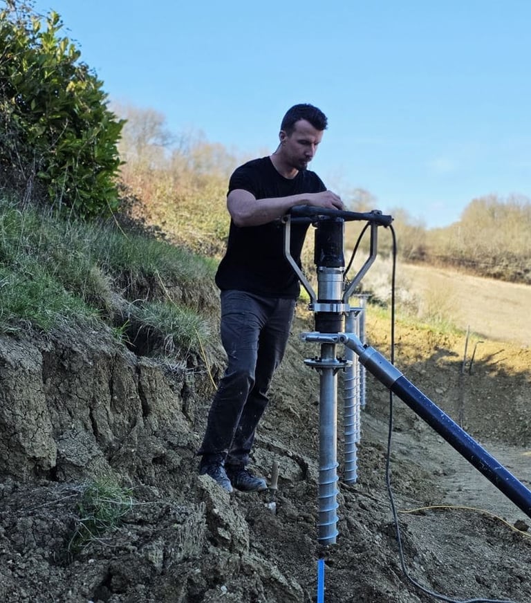 Poseur de fondation sur vis sans dalle béton