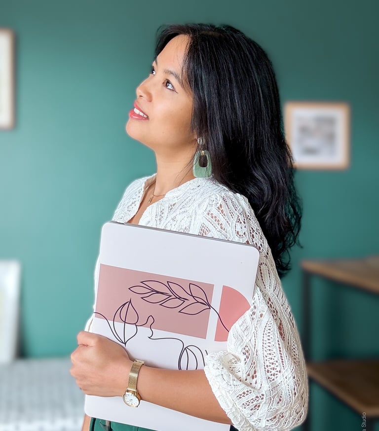 Charlina Studio, Graphiste freelance à Toulouse, spécialisée en identité visuelle et branding