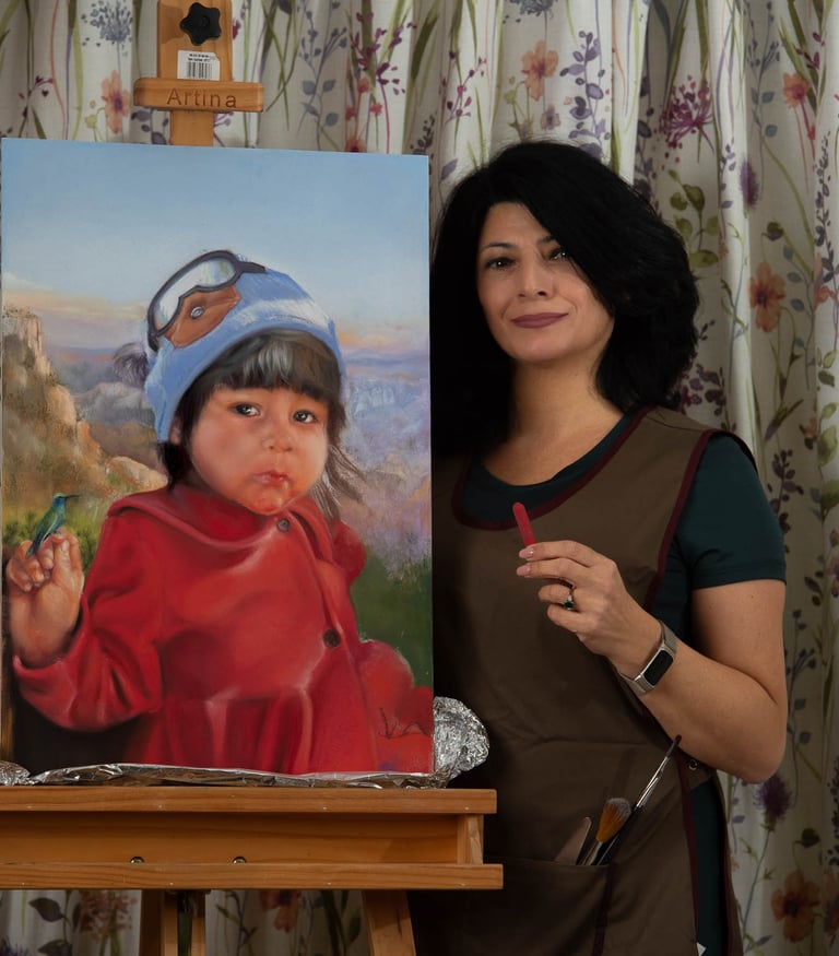 Italian painter Selen Cinus painting 'Il cappottino rosso', picturing a Mexican little girl