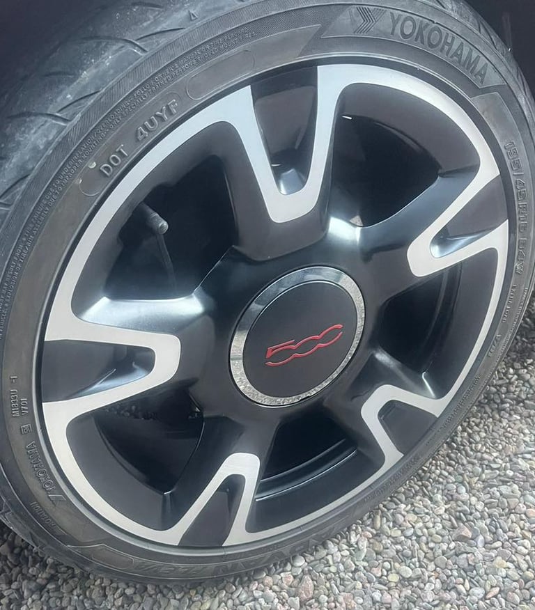 Alloy wheel restoration for a luxury car in Malvern