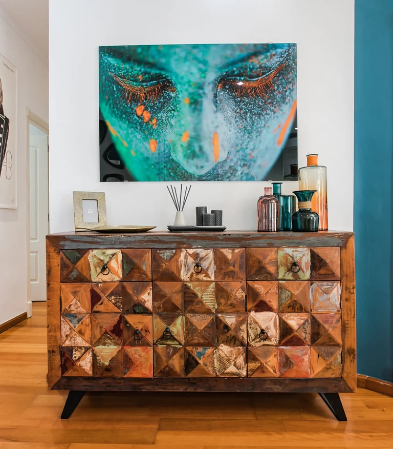 Mueble ecléctico para interiorismo en Ciutat Vella de Valencia. Decoración realizada por IMPATTO interiorismo