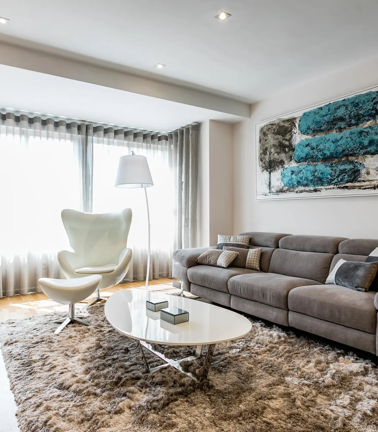 Interiorismo y decoración de lujo de un salón en Camins al Grau de Valencia