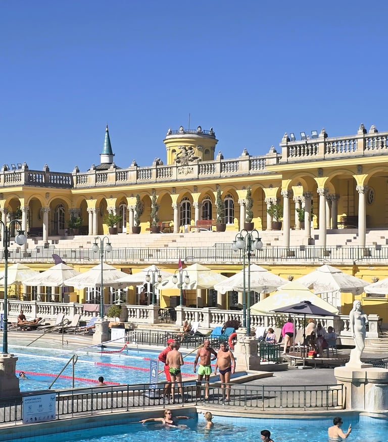 Termy Széchenyi na zewnątrz