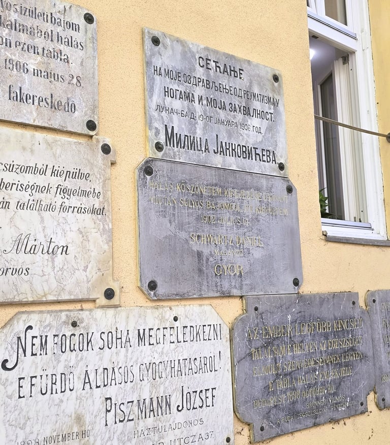 Tabliczki dziękczynne w temach Lukács